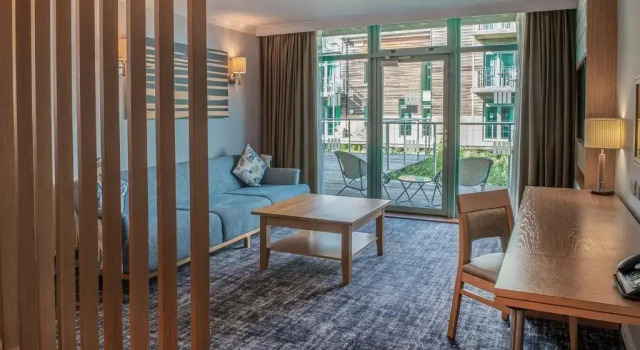 Апартаменты De Vere Cotswold Water Park Apartments