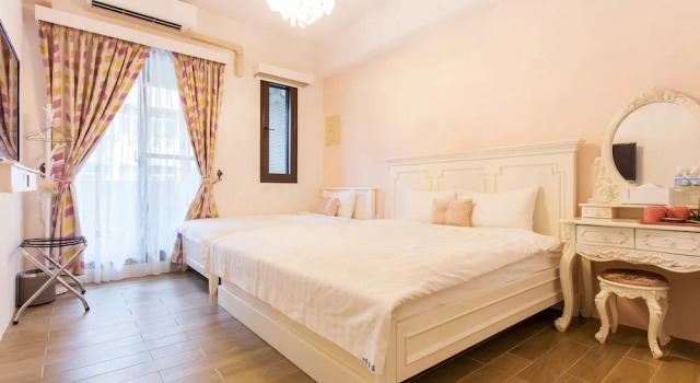 Трёхместный номер Standard с балконом myhappiness-hotel