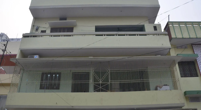 OYO Rooms Cantt Roadways Varanasi, Забронировать Отель Варанаси штат Уттар-Прадеш