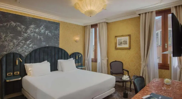 Двухместный номер Superior NH Venezia Santa Lucia