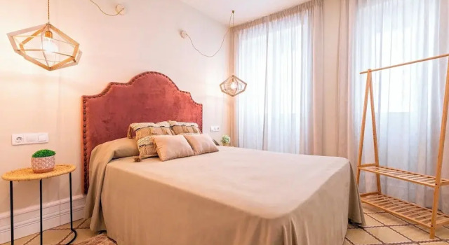 Wonderful 5-bedroom Apart in Granada. Recogidas II