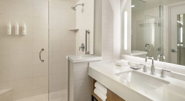 Двухместный номер угловой с видом на залив Marriott Marquis San Diego Marina