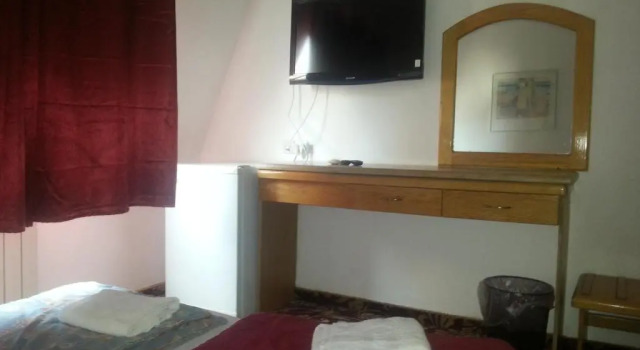 Superior triplă cameră cu balcon Zion Hotel