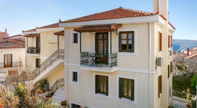 Paeonia, Rezervovat Hotel Distomo-Arachova-Antikyra 