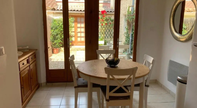 Коттедж Maison cosy cœur de bastide+ cour + vue sur toits
