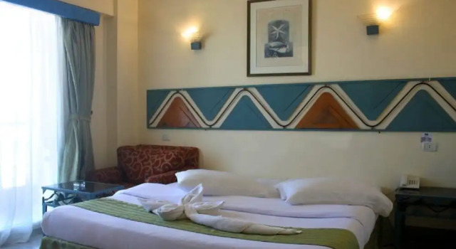 Четырёхместный семейный номер Standard Siesta Hotel