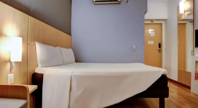 Апартаменты Standard ibis Vitoria Praia do Canto
