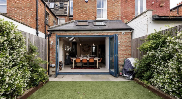 Spectacular Shepherds Bush Home Close to Westfield
