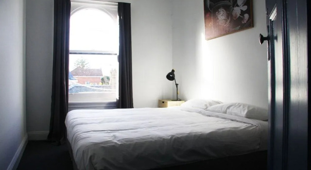 College Lawn Hotel - Hostel