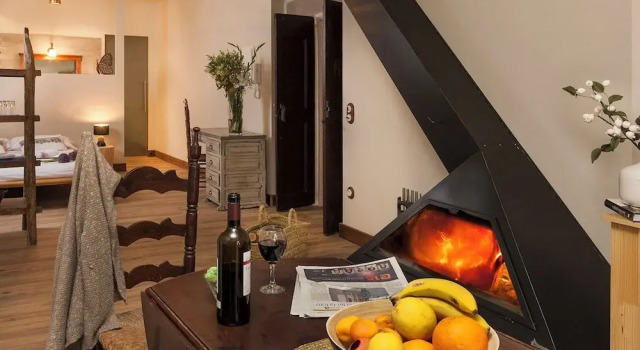 Студия Classic VentallóLEscala. WiFi. Rooftop w stunning views