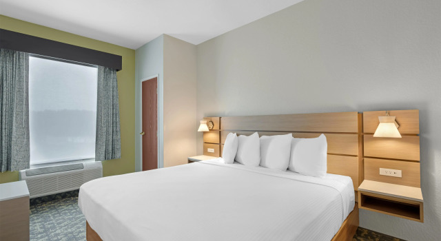 Четырёхместный люкс с 2 комнатами Best Western Wesley Chapel