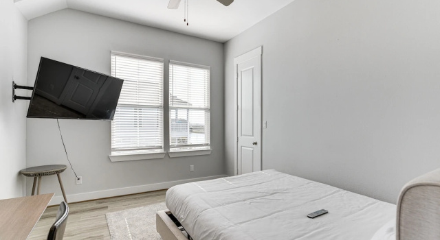 Коттедж с 4 комнатами Galveston Home w/ Decks + Views, Walk to Beaches!