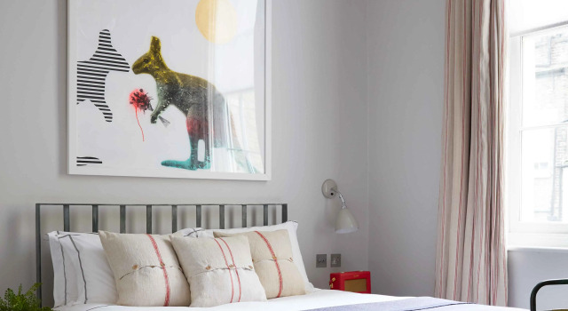 Номер Standard Artist Residence London