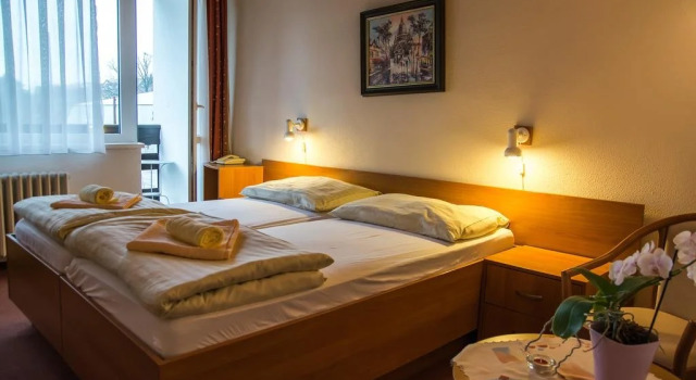 Park Hotel Intenzíva, Book Hotel Hoteller i Stupava med parkering, Parkering