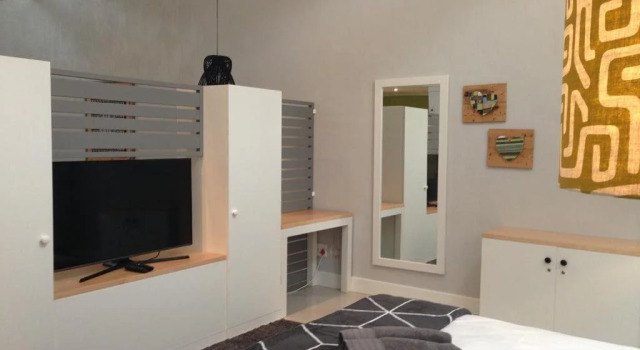 The Cube Executive Apartments, Забронировать Апартаменты/квартира Апартаменты Свакопмунд, рядом с Martin Luther Steam Locomotive, Апартаменты/квартира