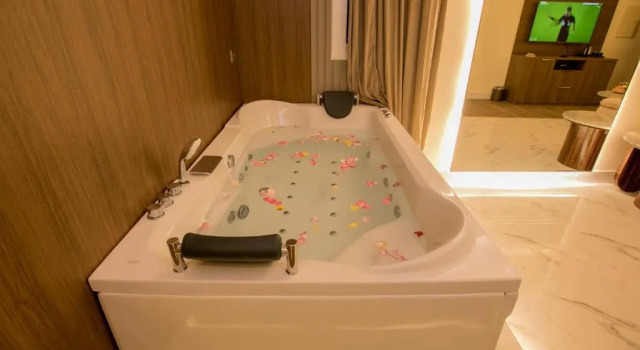 Люкс Luxury Night Al Munsiyah