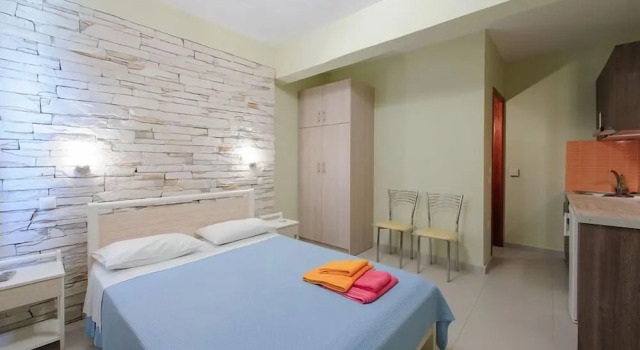Студия Standard с балконом Holiday Rooms