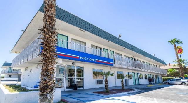 Motel 6 Blythe, CA, Забронировать Мотель Блайт штат Калифорния, рядом с Hauser Geode Beds
