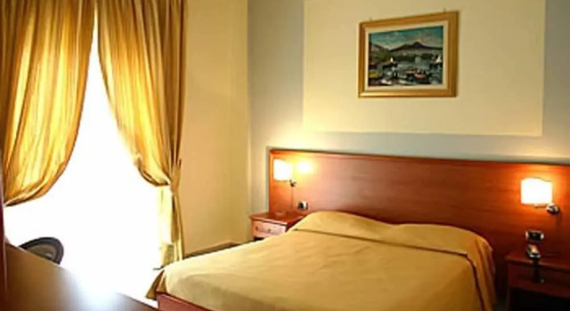 Трёхместный номер Standard с балконом Hotel Luxor