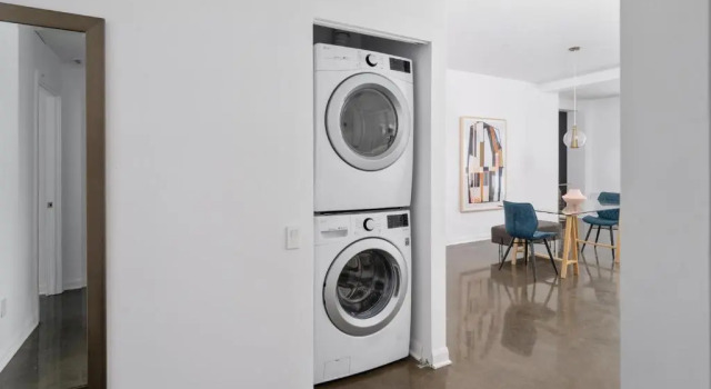 Апартаменты Superior Hip Old Montreal Suites by Sonder