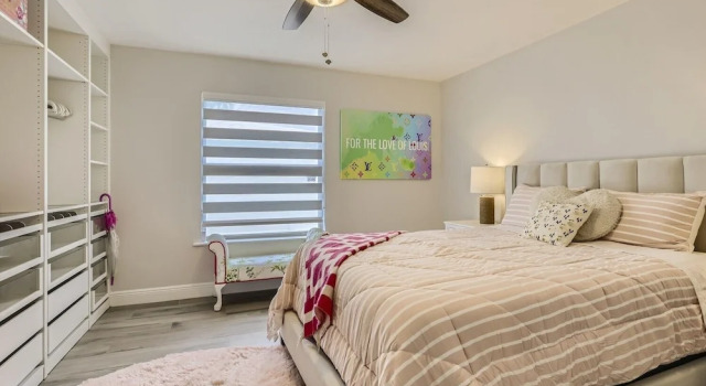 Alhambra Place 4 BR 3 BA Pool Vacation Home, Rezerwuj Dom wakacyjny Hotele w Palm Beach County z basenem, Basen