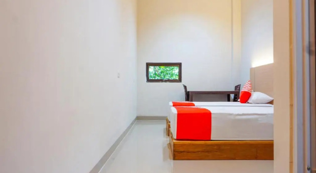 Номер Standard OYO 91648 Losari Homestay