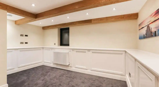 Stunning 2 Bed Property, Забронировать Отель Отели Бристоля с парковкой, рядом с We The Curious, Парковка