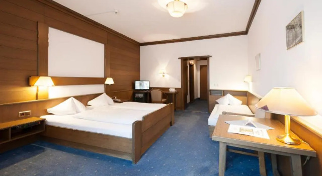 Трёхместный номер Standard Hotel Goldener Löwe