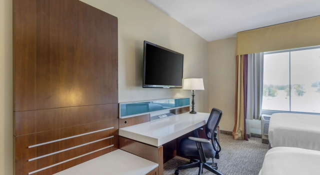 Четырёхместный люкс Comfort Suites Knoxville East