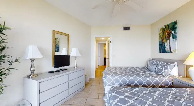 Attractive Home Steps From Ocean With Pool, Central AC, Deck & Fast Wifi, Забронировать Апартаменты/квартира Амилия Jacksonville Coast