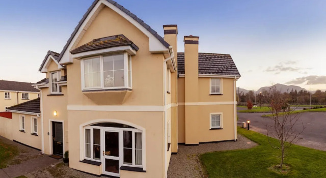 Kerry Holiday Homes at the Killarney Holiday Village, Book Hotel Hotels in Kerry with Parking, Parking