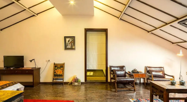 Семейный номер Standard Bliss Qintai Tibetan Boutique Hotel