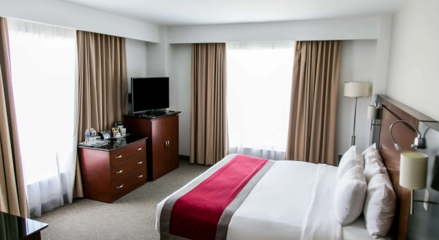 Номер Premium Radisson Poliforum Plaza Hotel Leon
