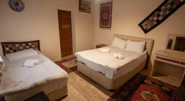 Трёхместный номер Standard с видом на бассейн Seven Rock Cave Hotel