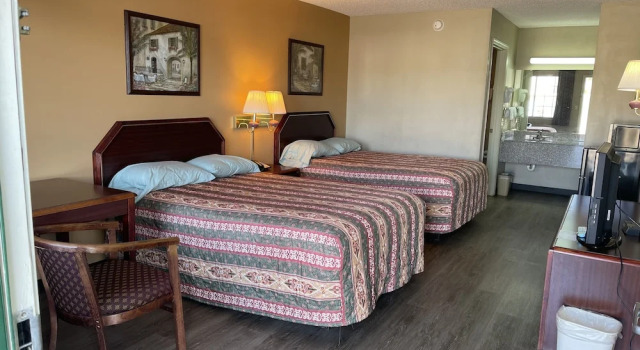 Четырёхместный номер Standard Travel Inn