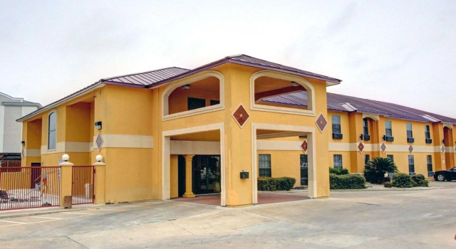 Четырёхместный номер Standard Quality Inn Bastrop