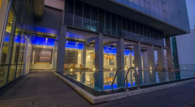 Platinum One Suites