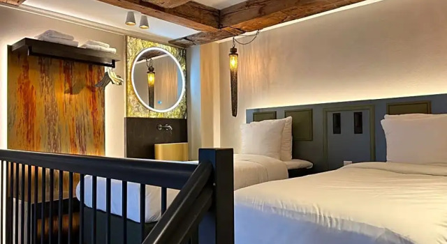 Четырёхместный номер Standard Дуплекс Mister Highland Hotel