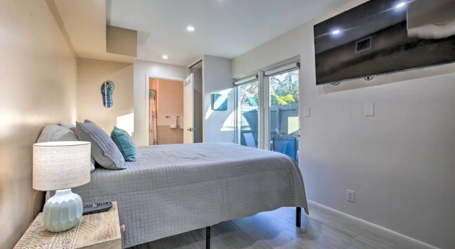 Апартаменты с 2 комнатами Canal-front Condo: Walk to Downtown Ft Lauderdale!
