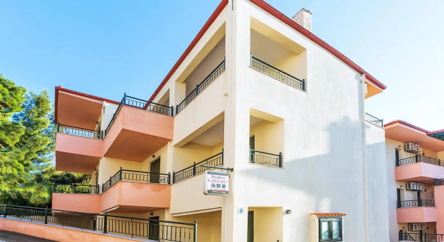 Elissavet Studios, Book Hotel  