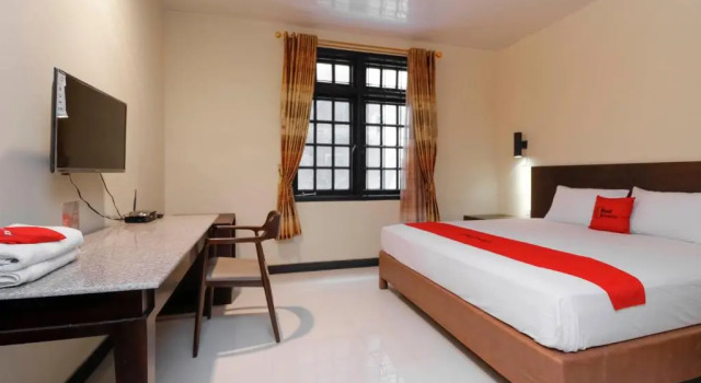 Номер Standard RedDoorz near Halim Perdanakusuma 3