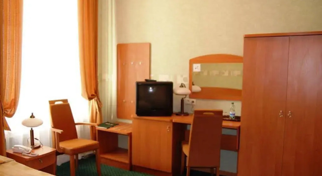 Hotel Savoy, Забронировать Отель Средместье , рядом с Улица Петрковская