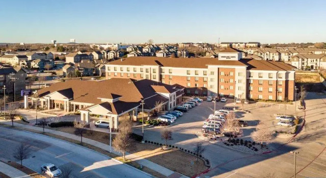 Полулюкс SpringHill Suites by Marriott Denton