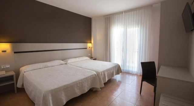 Четырёхместный номер Standard Hotel Costa Brava