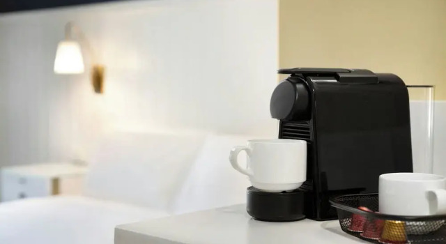 Четырёхместный номер Standard с видом на город St. Clair Inn