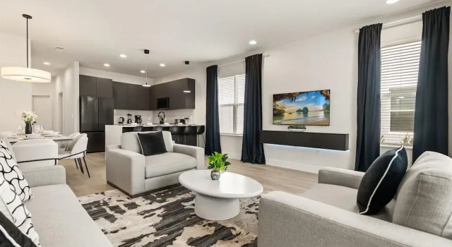 Вилла Contemporary 4BR Townhome With Pool & Themed Rooms