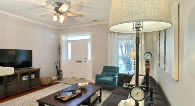 Апартаменты Historic Townhouse on Tattnall