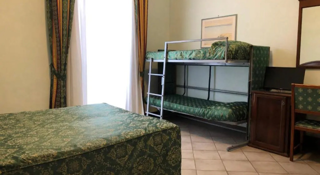 Четырёхместный номер Standard Hotel Zodiaco