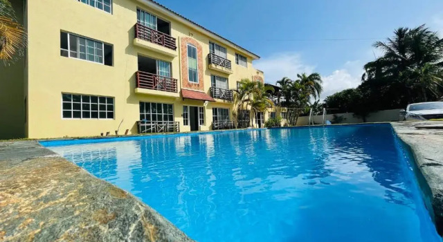 Апартаменты Lovely 2 Bedroom Condo With Pool And Hot Water