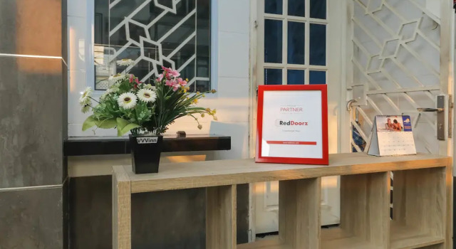RedDoorz near Nagoya Hill, Prenota Hotel Nagoya Batam